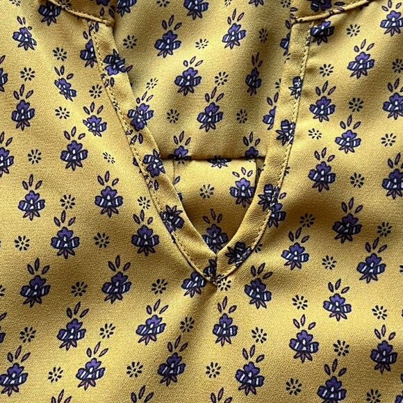 Pleione Yellow Blue Floral Blouse Womens Small VNeck, Ruffled Sleeve Flower Top - Picture 2 of 5